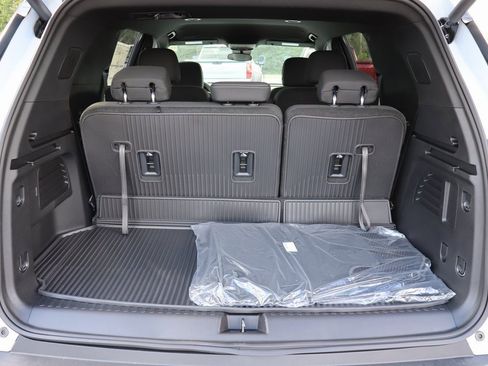 New 2026 Chevrolet Traverse LT w/ LPO, Floor Liner Package image 21