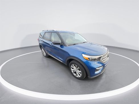 Used 2022 Ford Explorer Limited w/ Equipment Group 301A image 2