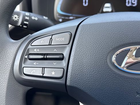 New 2026 Hyundai Venue SE image 17