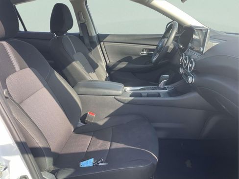 Used 2025 Nissan Sentra SV FWD image 9