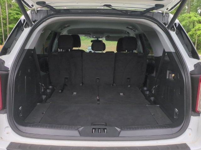 Used 2023 Ford Explorer XLT AWD/4WD image 23