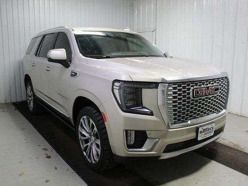 Used 2021 GMC Yukon Denali w/ Denali Premium Package image 1