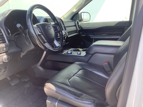 Used 2018 Ford Expedition Max Platinum AWD/4WD image 3