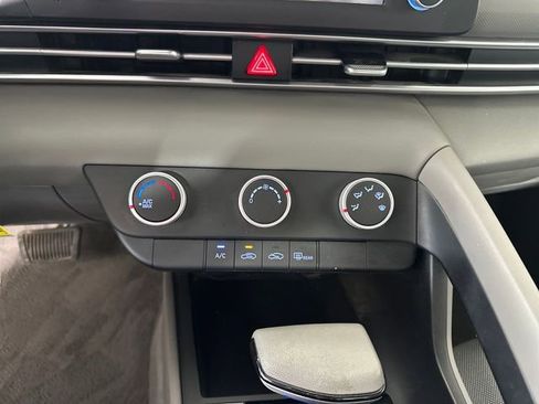 Certified 2023 Hyundai Elantra SE w/ Cargo Package FWD image 23