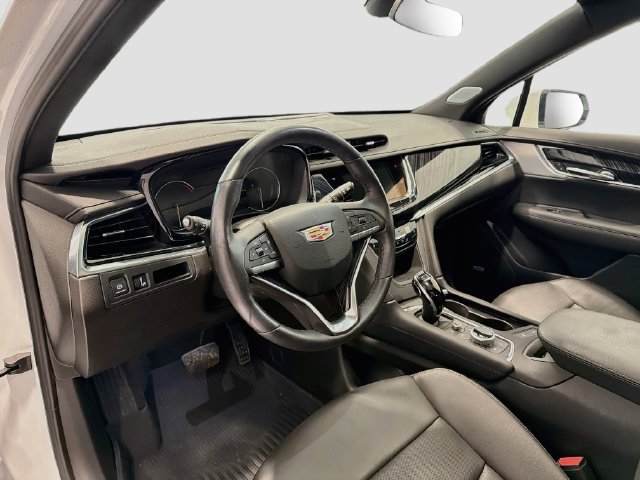 Used 2024 Cadillac XT6 Premium Luxury w/ LPO, Floor Liner Package AWD/4WD image 8