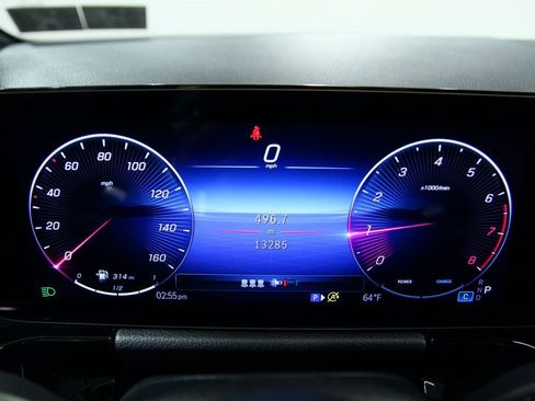 Used 2025 Mercedes-Benz GLA 250 4MATIC image 11