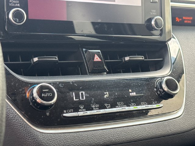 Used 2020 Toyota Corolla LE FWD image 26