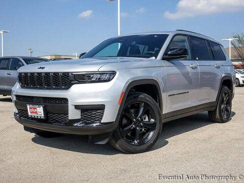 Used 2023 Jeep Grand Cherokee L Laredo AWD/4WD image 2