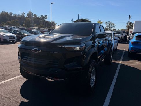 Used 2024 Chevrolet Colorado ZR2 w/ Technology Package image 4