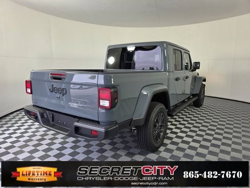 New 2025 Jeep Gladiator Sport image 7