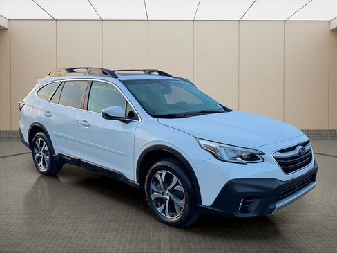 Used 2020 Subaru Outback Limited image 2