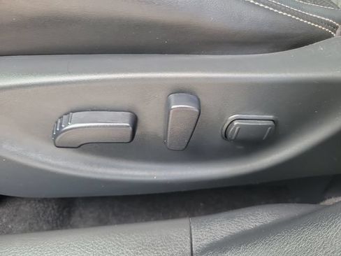 Used 2016 Nissan Maxima Platinum w/ Interior Lighting Package FWD image 16