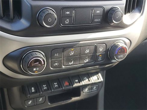 Certified 2022 Chevrolet Colorado ZR2 w/ ZR2 Dusk Special Edition image 26