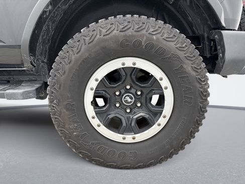 Used 2022 Ford Bronco Big Bend w/ Sasquatch Package image 12