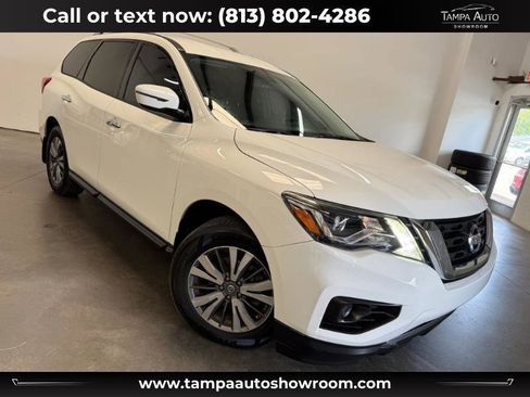 Used 2019 Nissan Pathfinder S FWD image 1