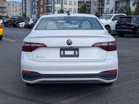Used 2024 Volkswagen Jetta SE FWD image 6