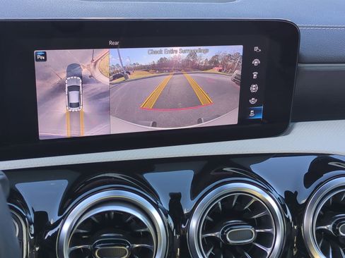 Used 2023 Mercedes-Benz CLA 250 image 25