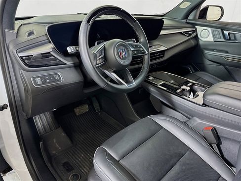 Used 2025 Buick Enclave Avenir image 7