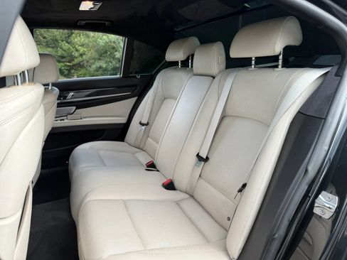 Used 2014 BMW ALPINA B7 image 23