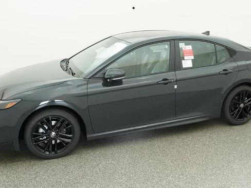 New 2026 Toyota Camry SE image 5