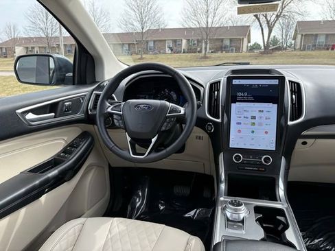 Used 2024 Ford Edge Titanium image 26