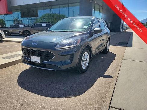 Used 2022 Ford Escape SE w/ Convenience Package image 3