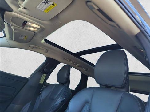 Used 2023 Volvo XC60 T8 Ultimate image 20