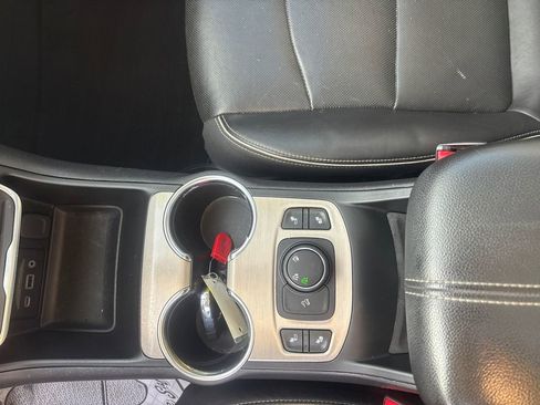 Used 2018 GMC Terrain Denali image 28