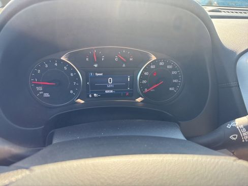 Used 2023 GMC Terrain SLE w/ Driver Convenience Package image 13