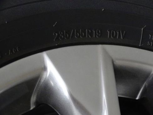 Used 2021 Toyota RAV4 XLE Premium image 35