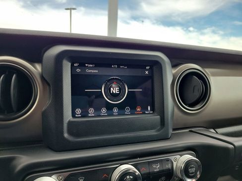 Used 2020 Jeep Wrangler Sport AWD/4WD image 14