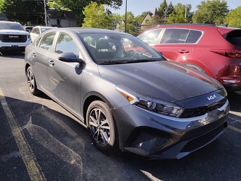 Used 2023 Kia Forte LXS w/ LXS Technology Package FWD image 13