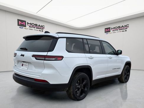New 2025 Jeep Grand Cherokee L Altitude image 3