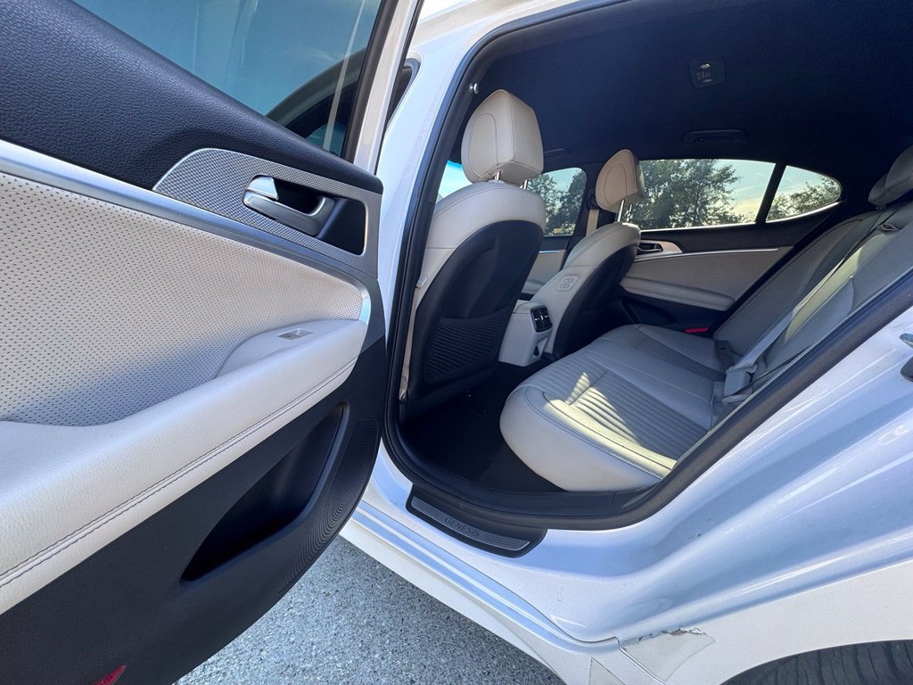 Used 2023 Genesis G70 3.3T RWD image 17