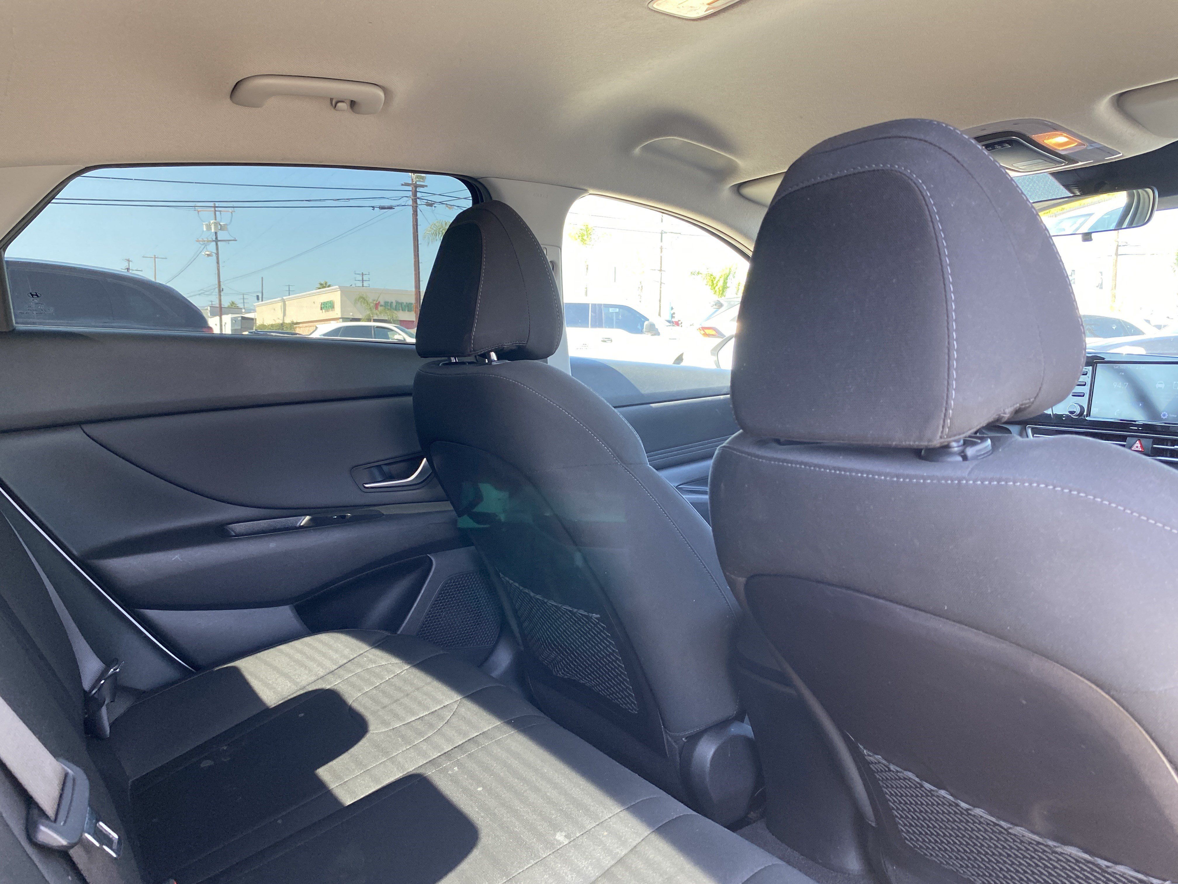 Used 2022 Hyundai Elantra SEL w/ Convenience Package FWD image 23