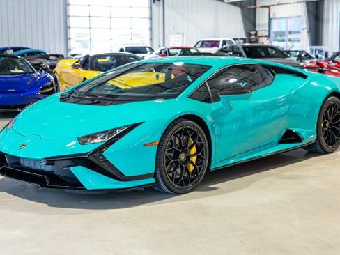 Used 2023 Lamborghini Huracan Tecnica RWD image 2