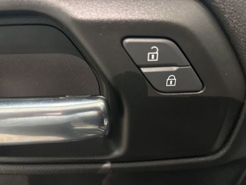 Certified 2022 GMC Sierra 1500 Pro w/ Pro Value Package image 23