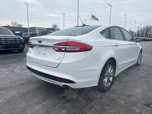 Used 2017 Ford Fusion SE w/ Fusion SE Technology Package image 7