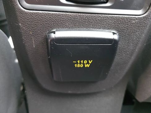 Used 2017 Ford Escape SE w/ Equipment Group 201A FWD image 40