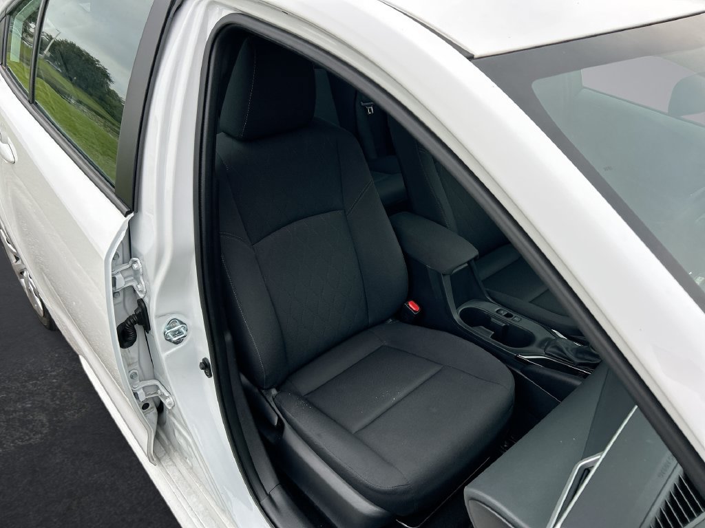Used 2026 Toyota Corolla LE FWD image 30
