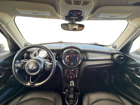 Used 2018 MINI Cooper 4-Door Hardtop FWD image 23