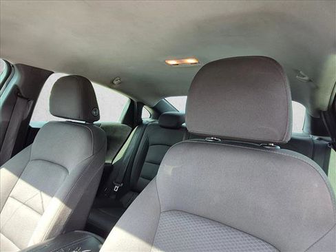 Used 2018 Chevrolet Malibu LT FWD image 12
