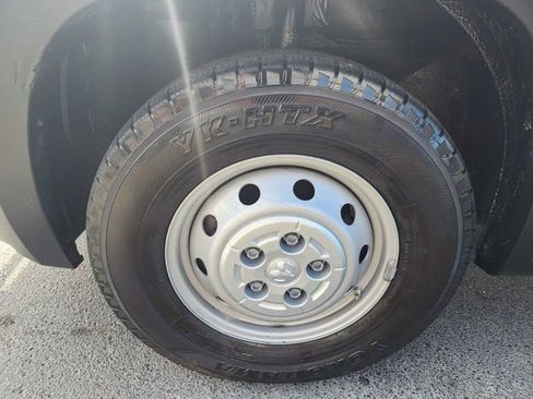 Used 2020 RAM ProMaster 2500 w/ Interior Convenience Group image 9