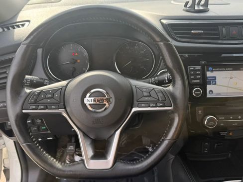 Used 2017 Nissan Rogue SL FWD image 15