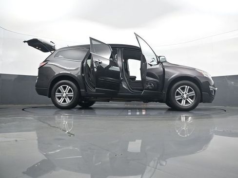 Used 2017 Chevrolet Traverse LT AWD/4WD image 35