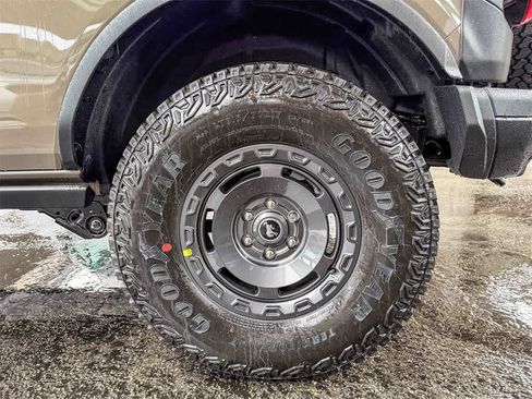 New 2025 Ford Bronco Badlands image 10