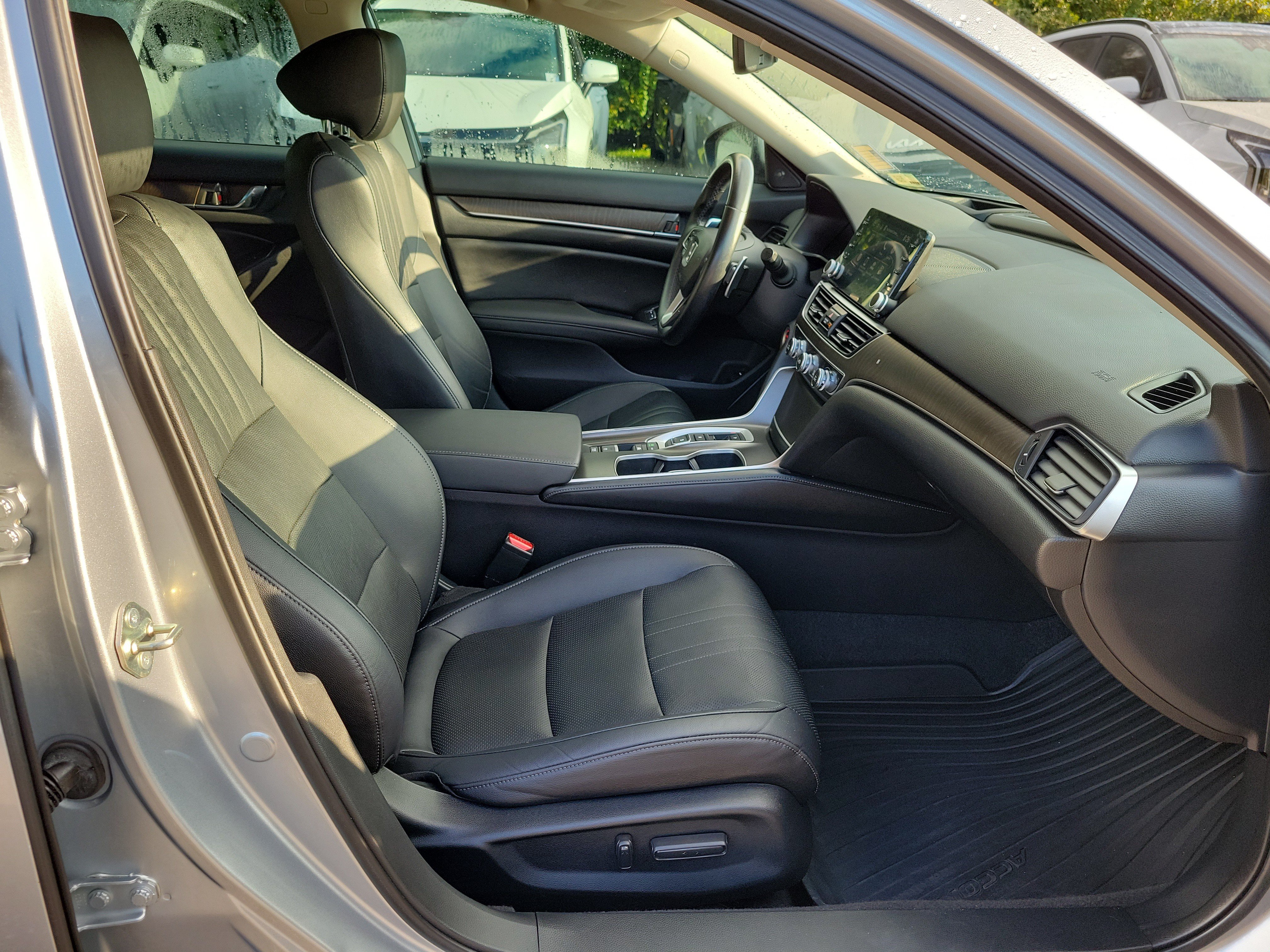 Used 2020 Honda Accord Touring image 7