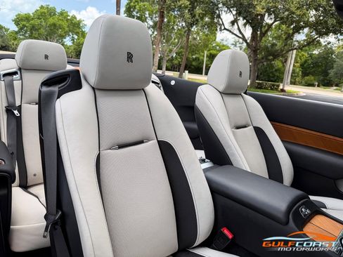 Used 2017 Rolls-Royce Dawn RWD image 38
