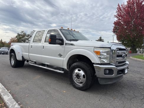 Used 2012 Ford F350 Lariat w/ Lariat Interior Pkg image 6