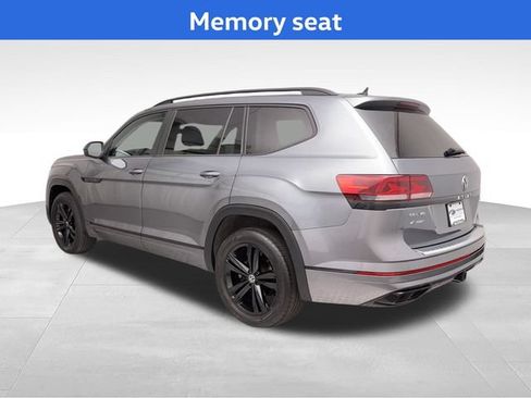 Used 2023 Volkswagen Atlas SEL R-Line AWD/4WD image 4